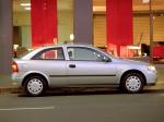 Holden Astra 3-Door 1998 года